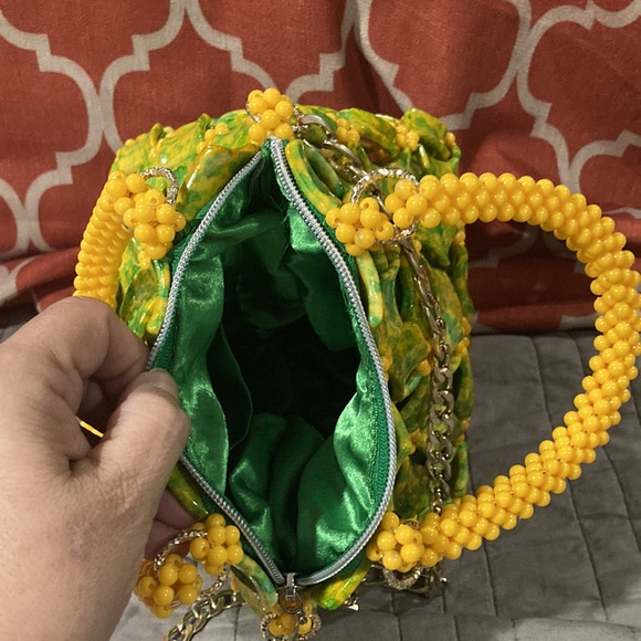 Beaded purse very unique - Picture 3 of 3